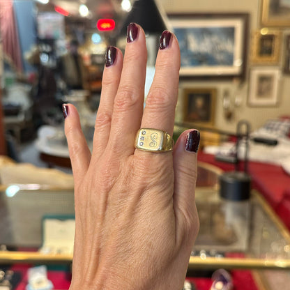 10k c.1940s "S" Signet Ring w/ Diamonds