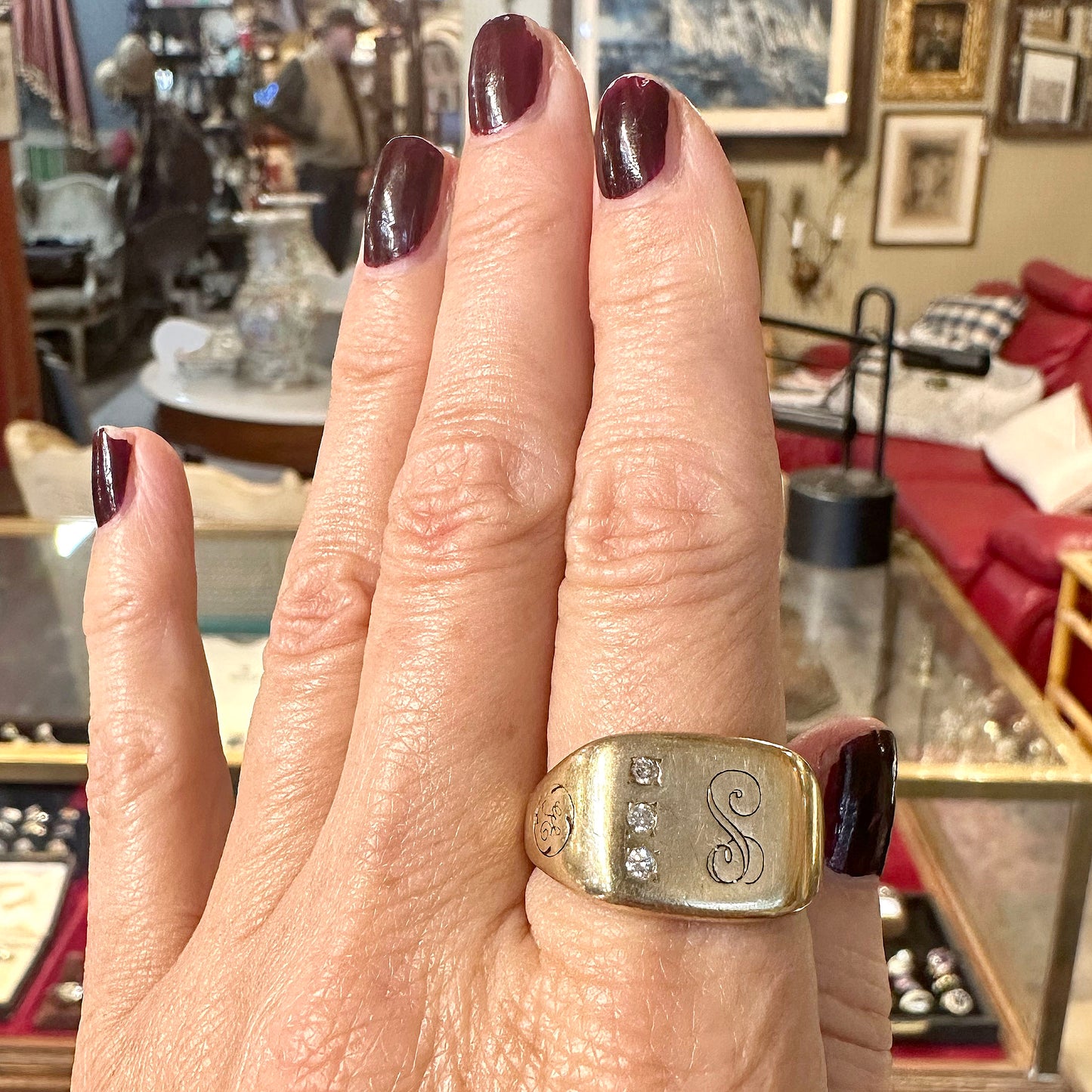 10k c.1940s "S" Signet Ring w/ Diamonds