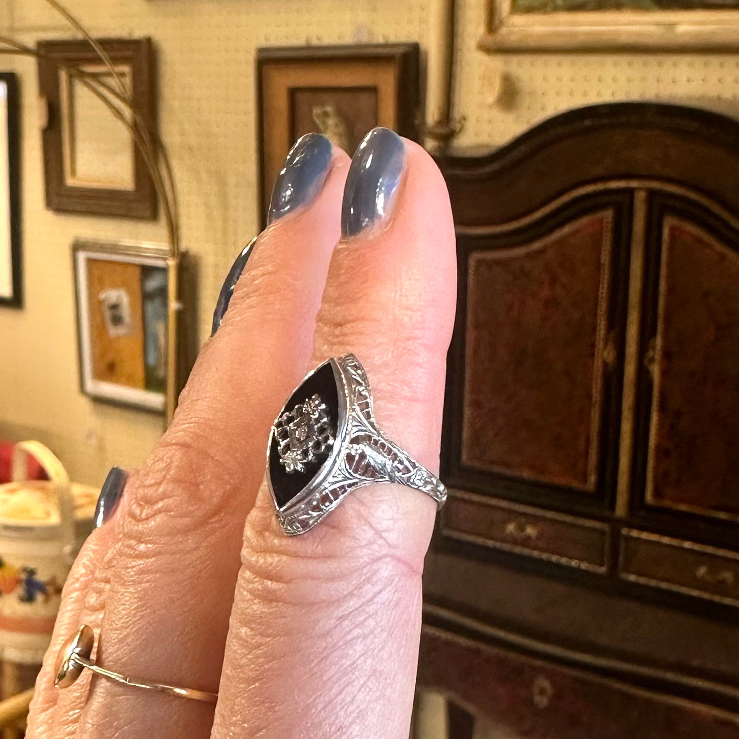 1920s Onyx & Diamond Gold Ring
