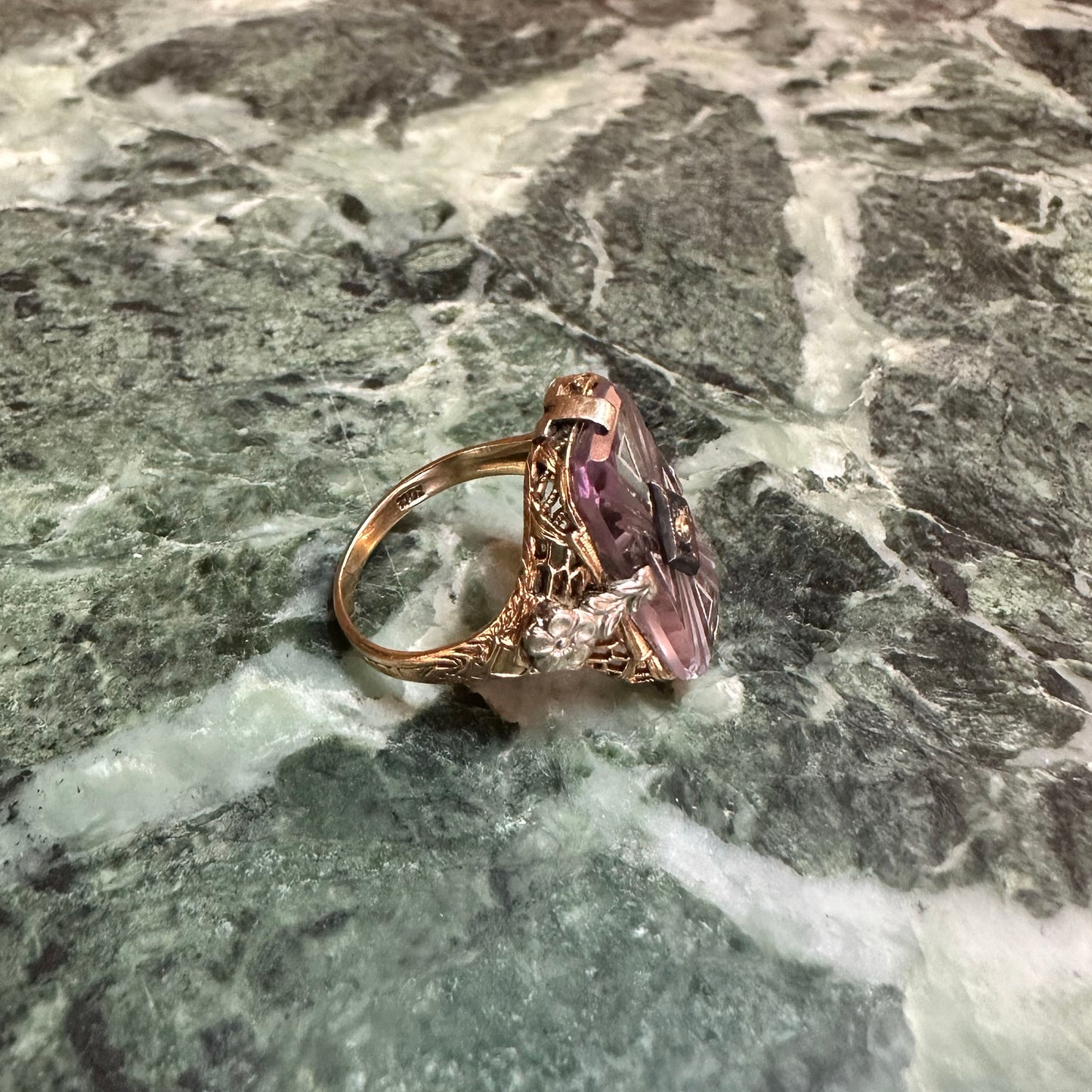 Art Deco Amethyst-Tone Gold Ring