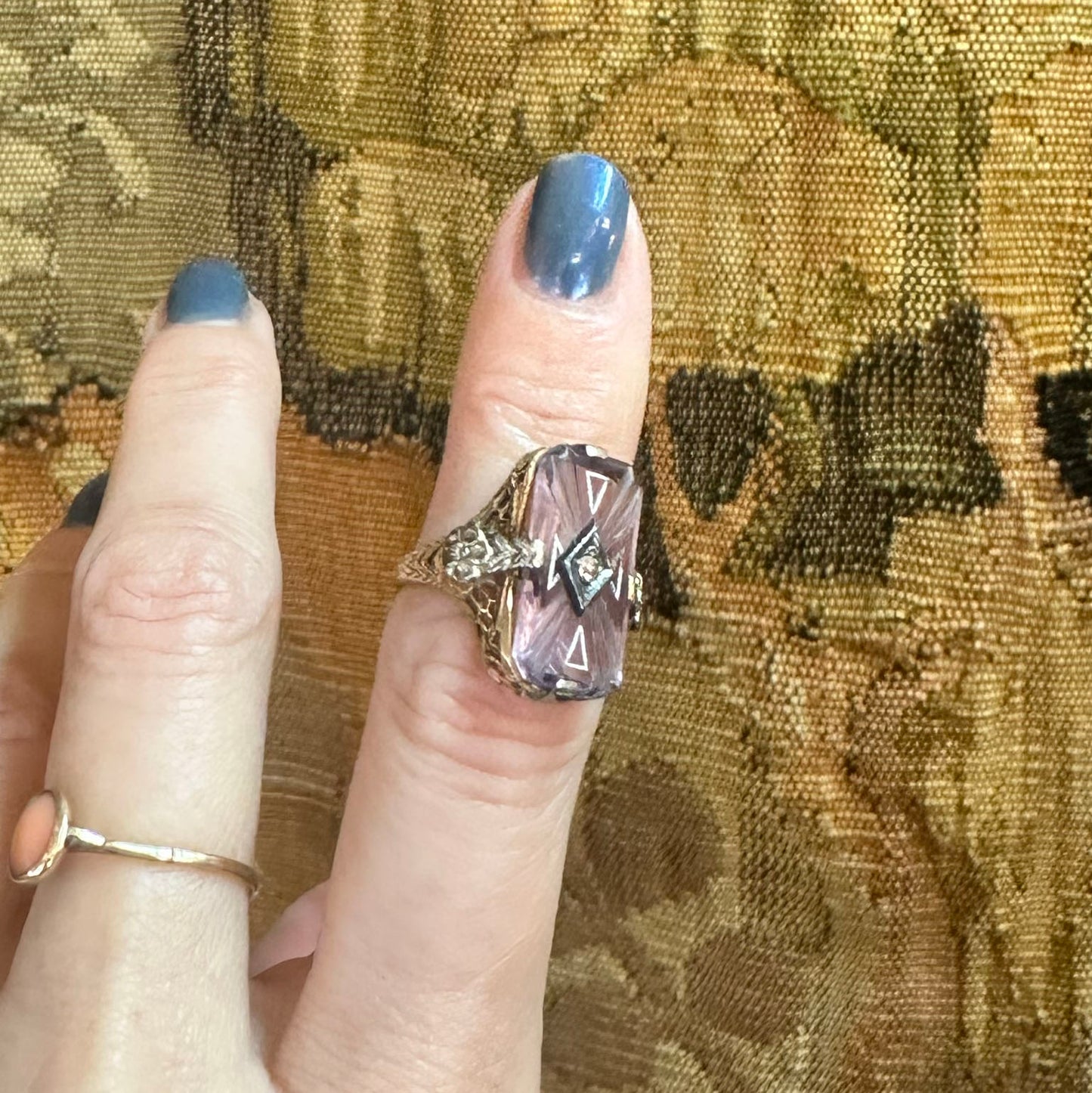 Art Deco Amethyst-Tone Gold Ring