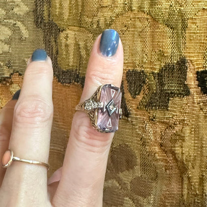 Art Deco Amethyst-Tone Gold Ring
