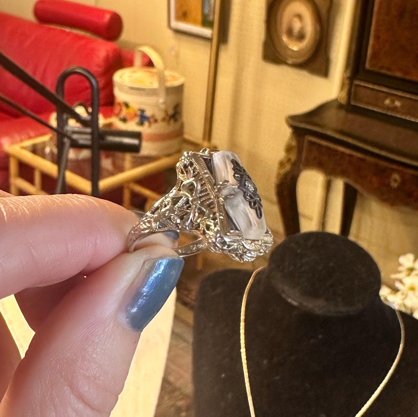 Art Deco Diamond & Bow Gold Ring