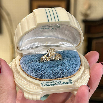 14k Gold Cladagh Ring w/ Diamond