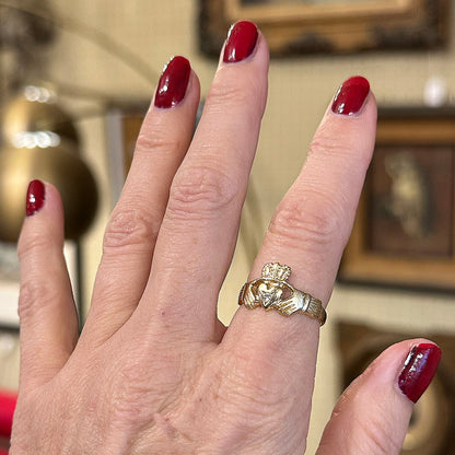 14k Gold Cladagh Ring w/ Diamond