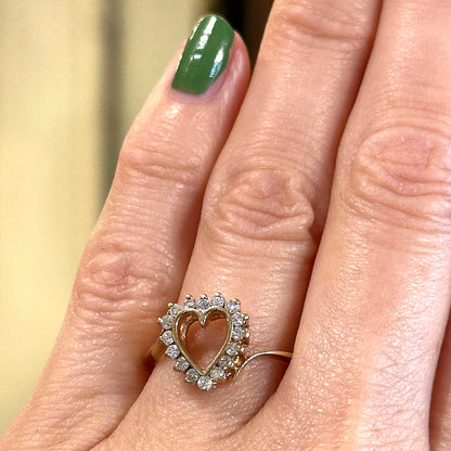 14k c.1970s Diamond Heart Swirl Ring