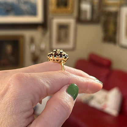 Vintage 18k Gold Garnet Cluster Ring