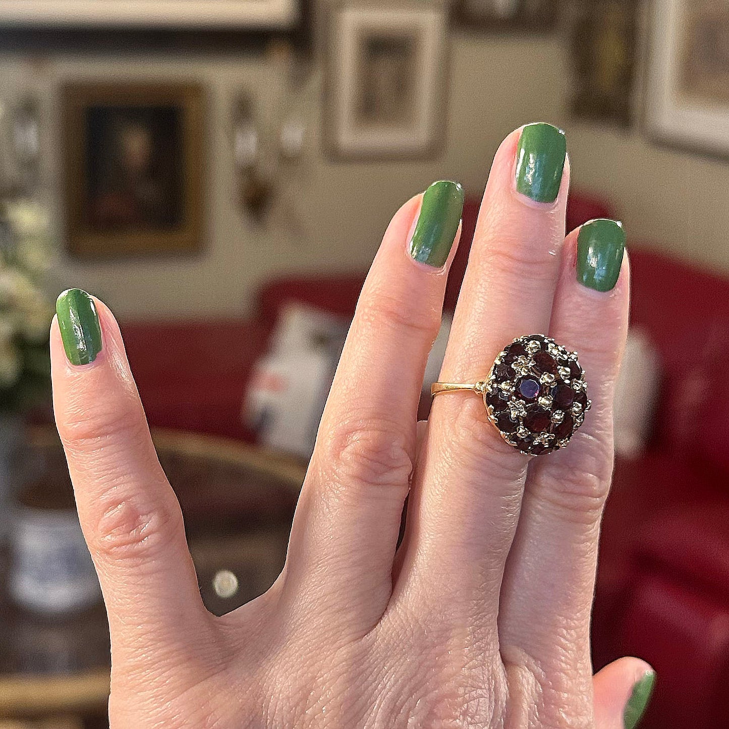 Vintage 18k Gold Garnet Cluster Ring