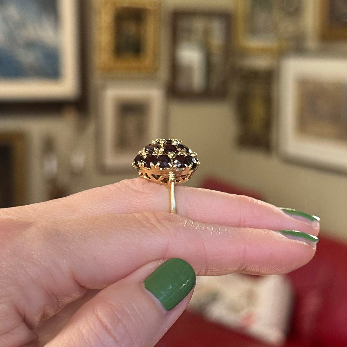 Vintage 18k Gold Garnet Cluster Ring