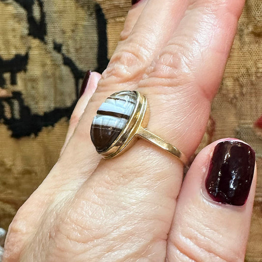 14k Victorian Carved Banded Agate Ring